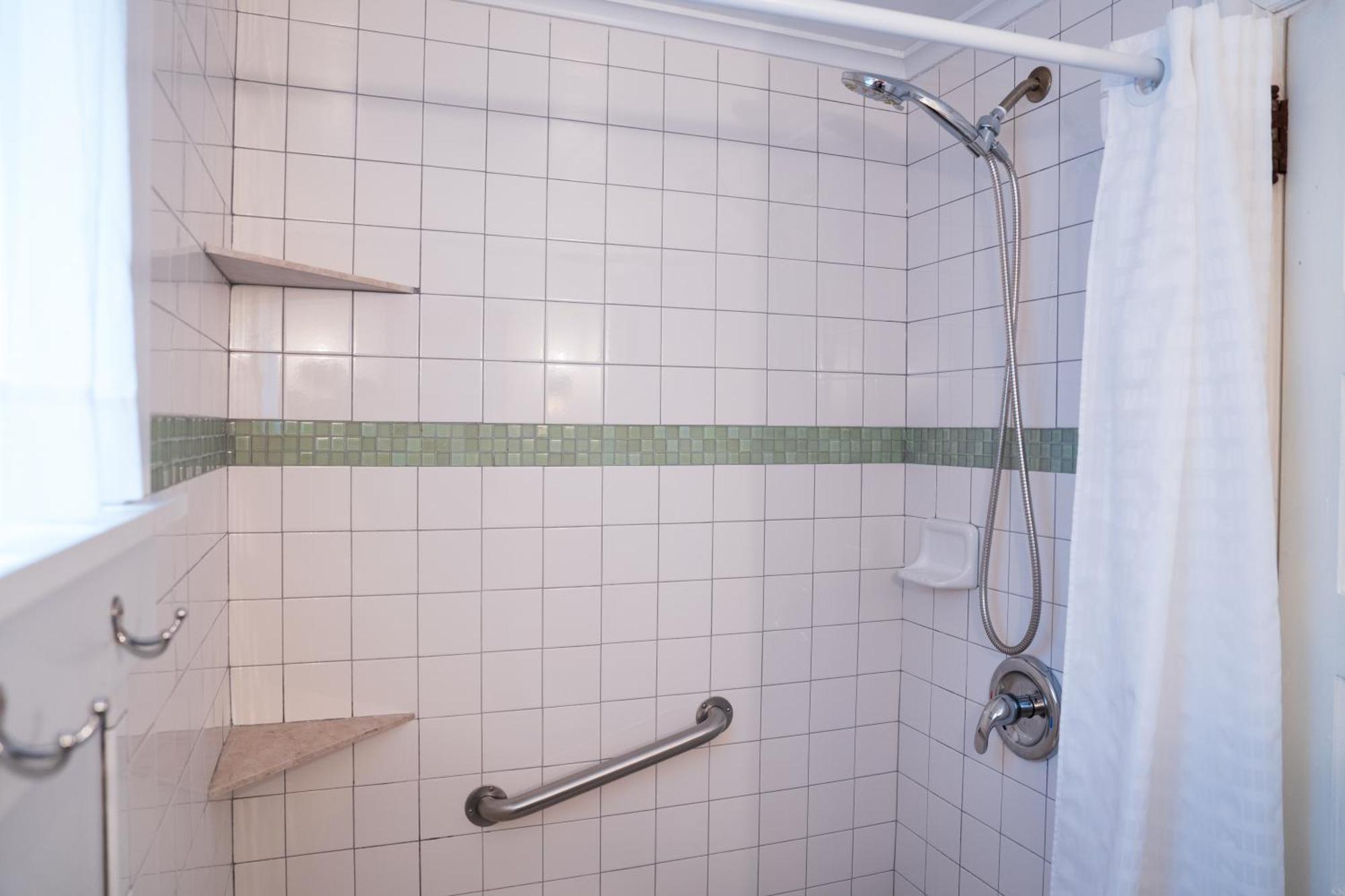 Cottage 1-2 - 2 Bedroom / 1 Bath End Unit Wolfeboro Buitenkant foto