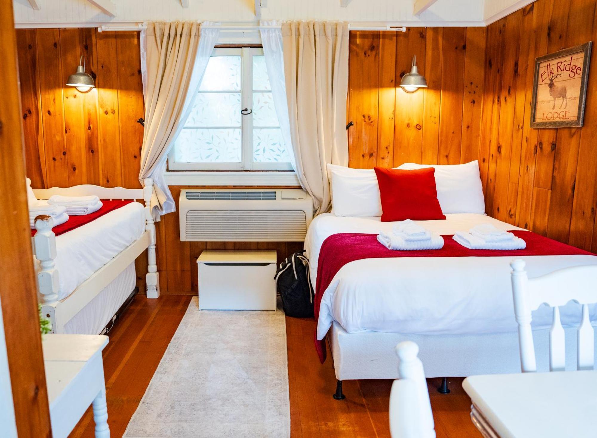 Cottage 1-2 - 2 Bedroom / 1 Bath End Unit Wolfeboro Buitenkant foto