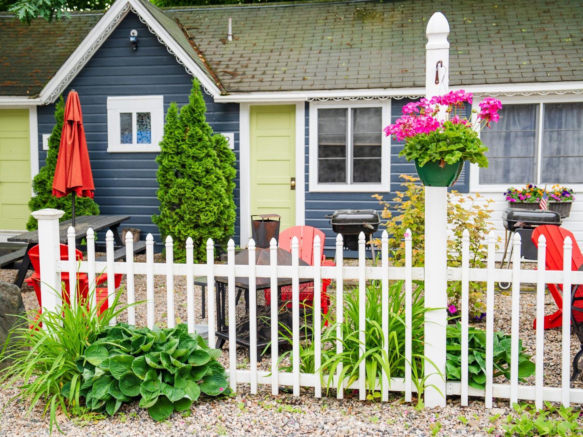 Cottage 1-2 - 2 Bedroom / 1 Bath End Unit Wolfeboro Buitenkant foto