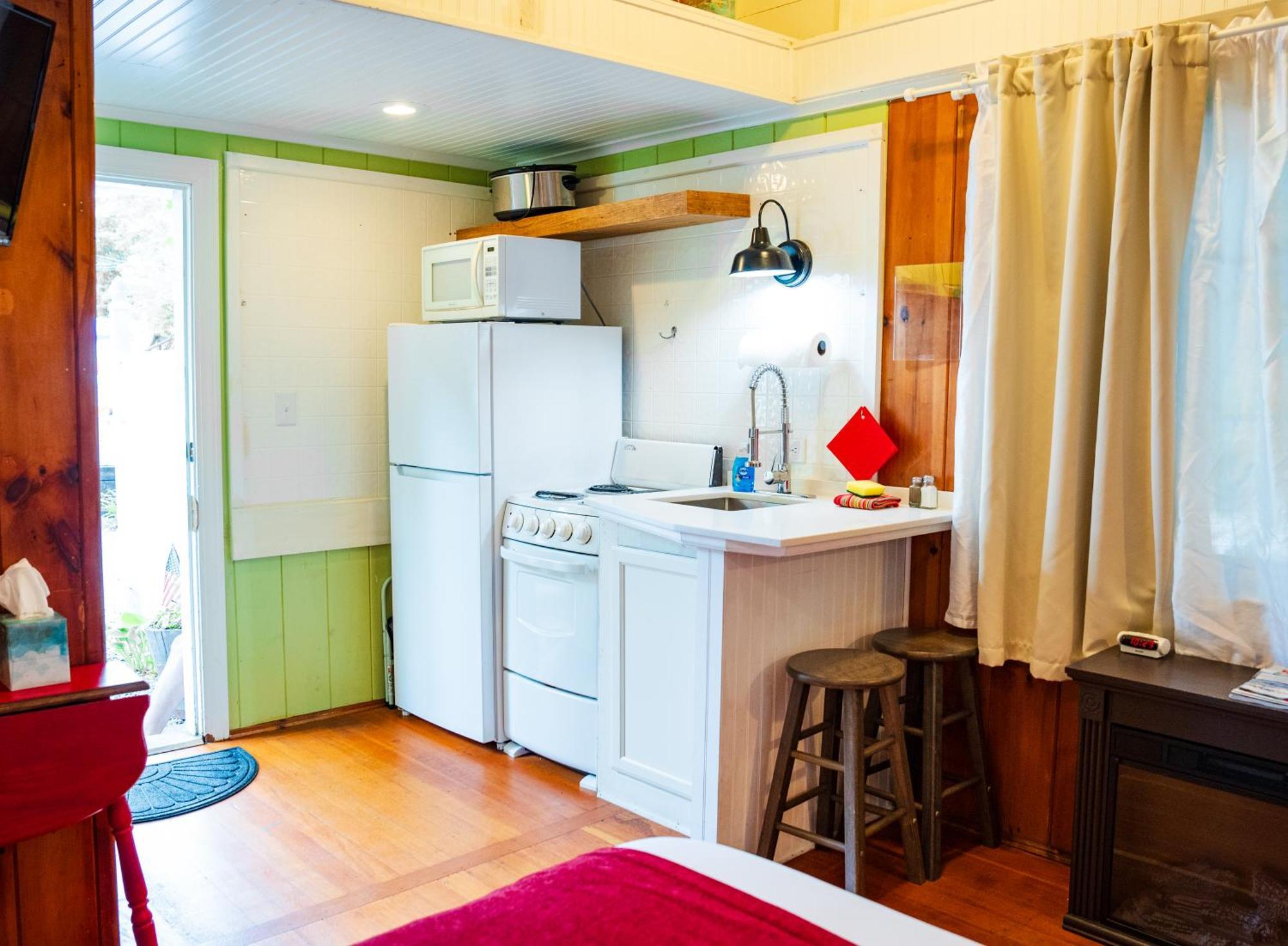 Cottage 1-2 - 2 Bedroom / 1 Bath End Unit Wolfeboro Buitenkant foto