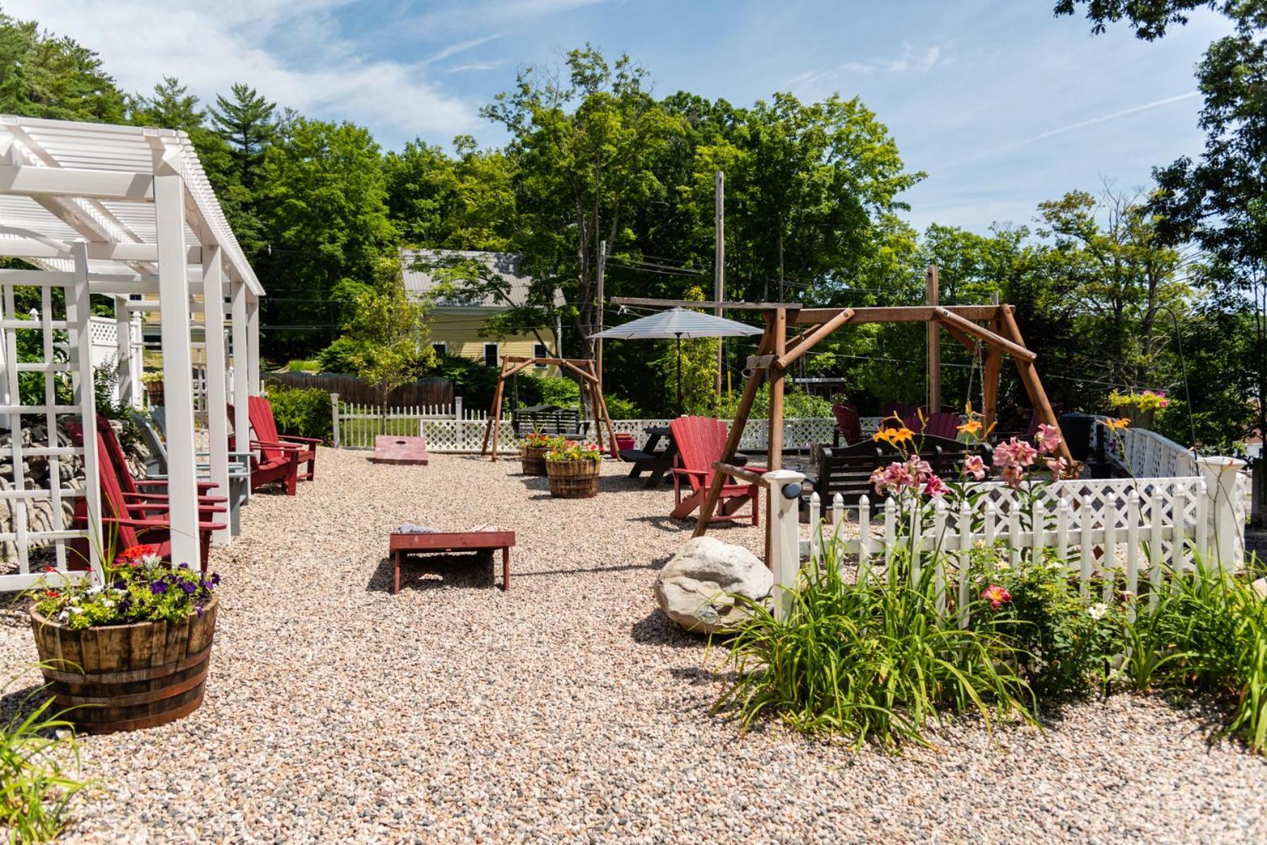 Cottage 1-2 - 2 Bedroom / 1 Bath End Unit Wolfeboro Buitenkant foto