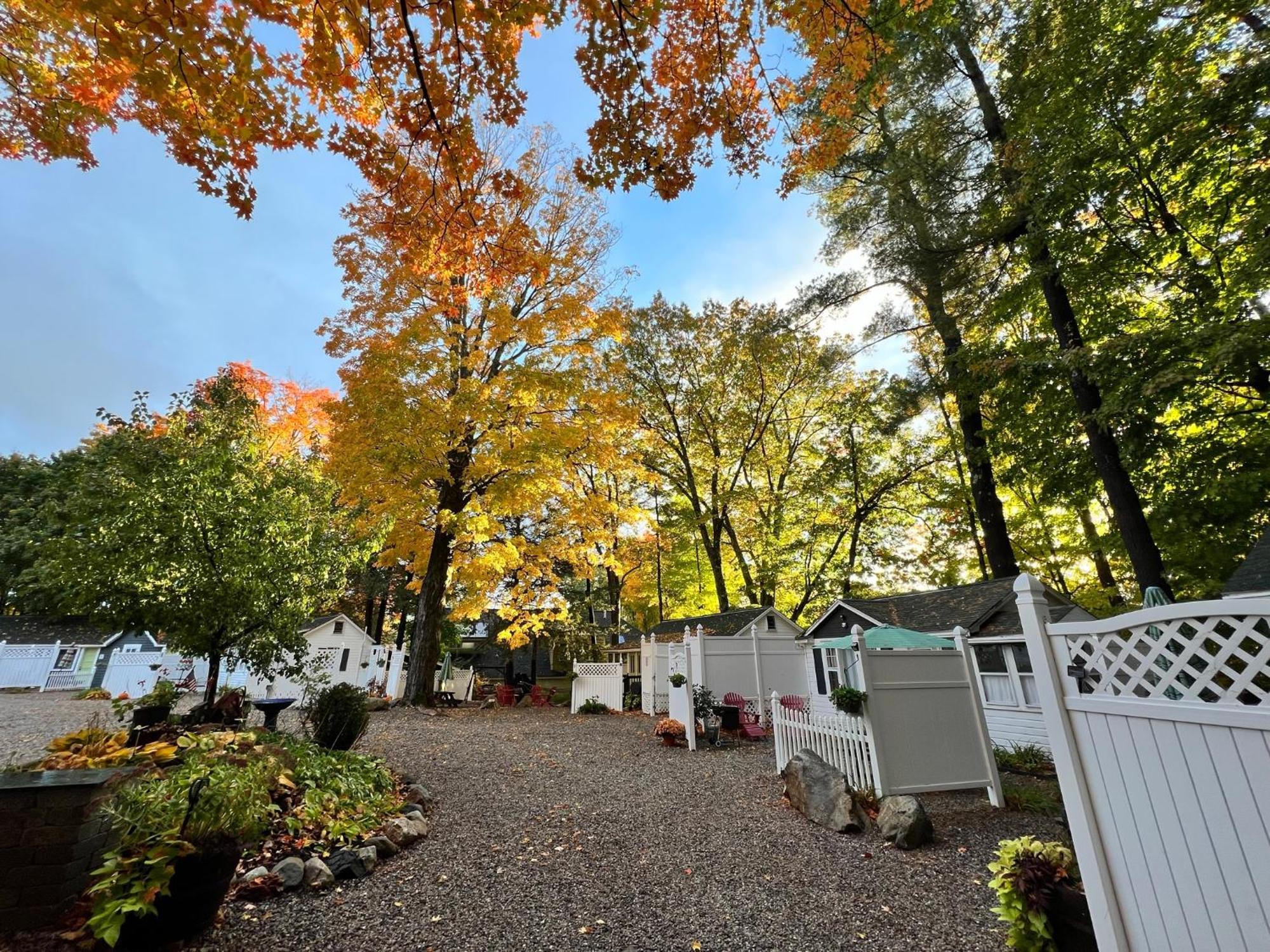 Cottage 1-2 - 2 Bedroom / 1 Bath End Unit Wolfeboro Buitenkant foto